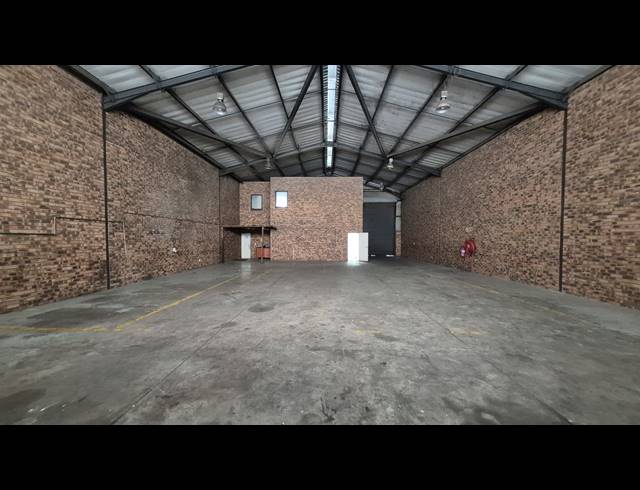 410M² FACTORY TO LET IN APEX